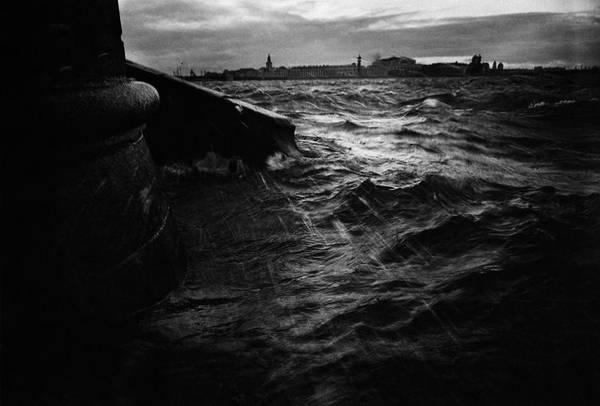 ©Борис Смелов. «Вид на Cтрелку Васильевского острова в наводнение. 1980 »