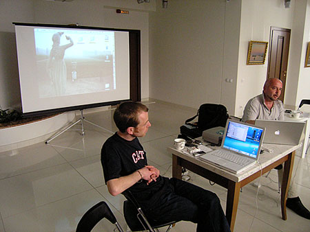 Ведущие семинара в Самаре Майкл Ренье (фоторедактор Panos Pictures, Лондон) и Олег Климов (фотограф, Москва)