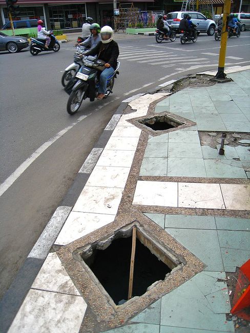 Жуткие и страшные ужастики, кошмары, приколы и нелепости, и разные гадости  из всех уголков планеты Земля.