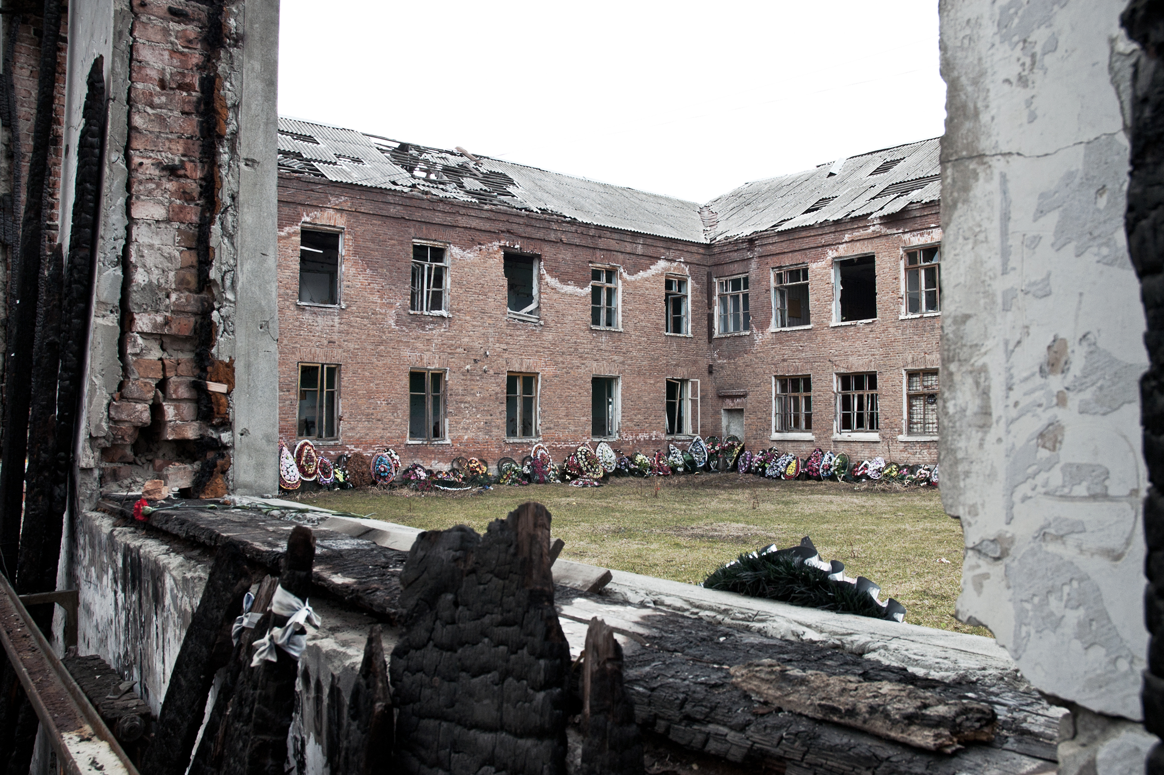 Развалины школы в Беслане