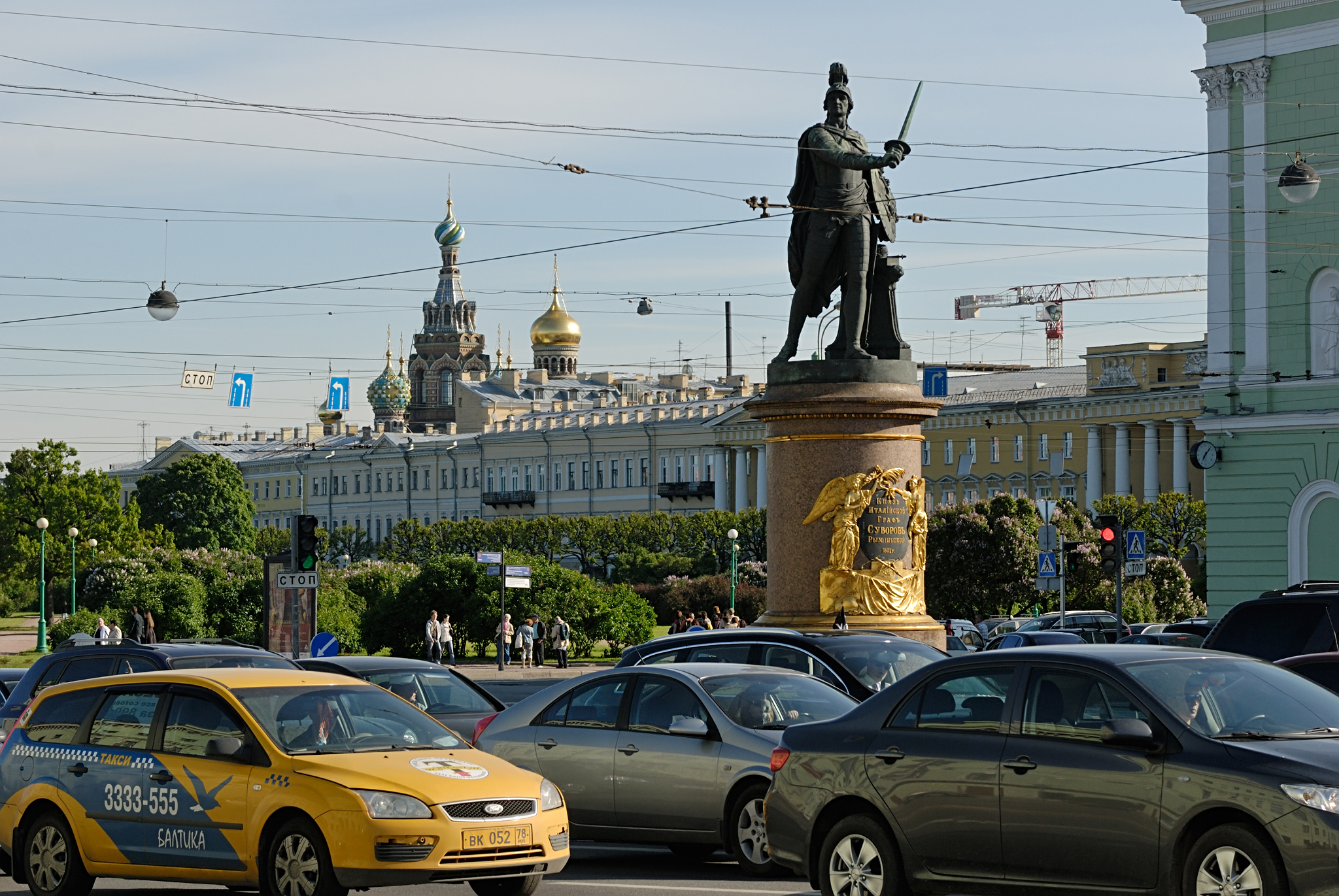 Памятник суворову петербург. Памятник Суворову в Санкт-Петербурге. Памятник Суворову на Марсовом поле.