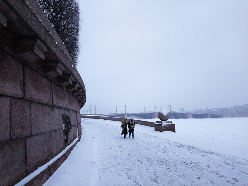 Смотрим ру страх над невой. Метель в Санкт Петербурге. Биржевой мост зимой. Пурга фото. Снежная буря над рекой Ока город Горький.