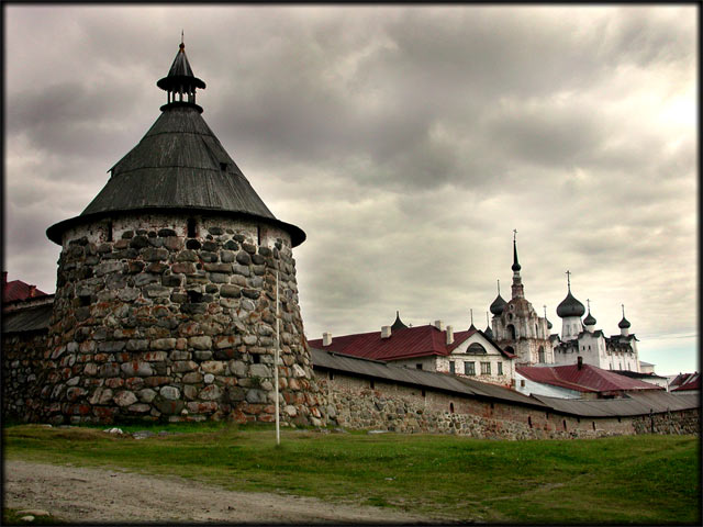 Соловки побеги. Соловецкий монастырь. Макариевская пустынь Соловецкий монастырь. Соловецкая крепость. Соловки монастырь фото.