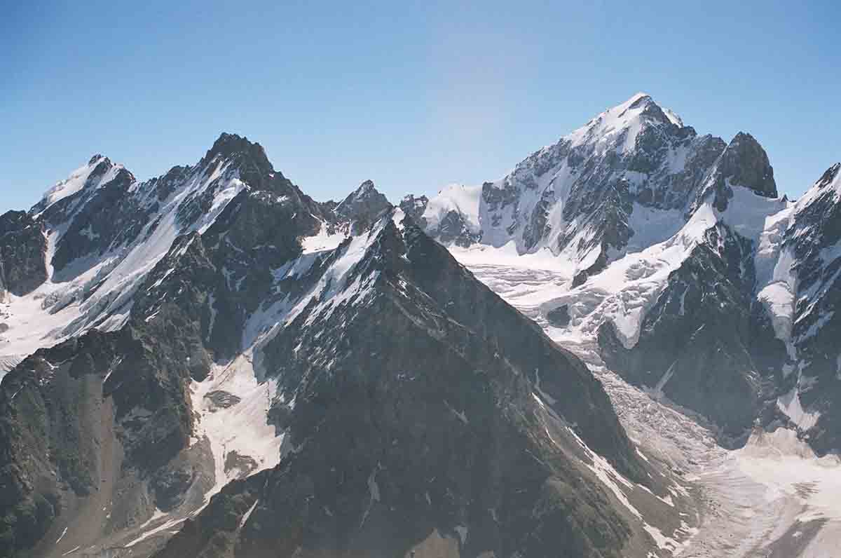 Панорама гор Коштантау