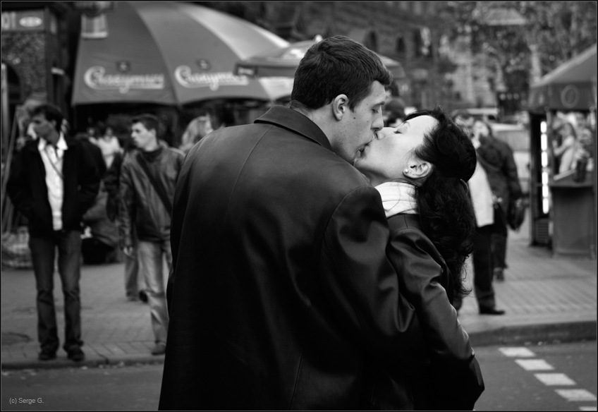 Kiss of life. Фотография поцелуй жизни. Фотоснимок поцелуй жизни. Поцелуй жизни Автор.