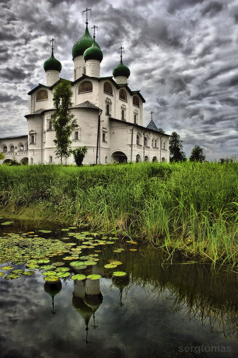 Николо Вяжищский монастырь осень