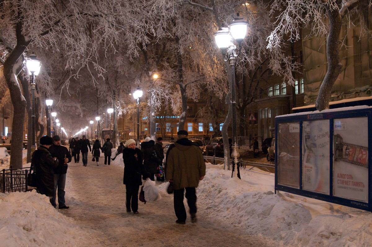 Winter 2010. СПБ январь 2010. Метро Приморская зима. Метро Питера зимой. Очередь за пышками в СПБ зимой.