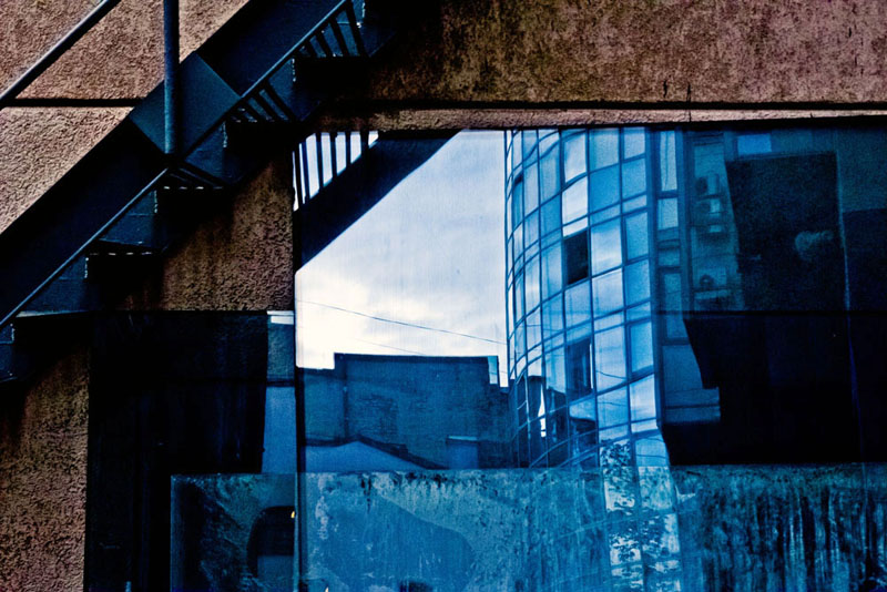 Отражения синего. Голубые отражения. blue and spb.
