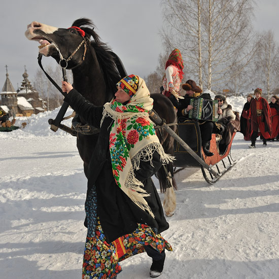 Масленица катание на лошадях