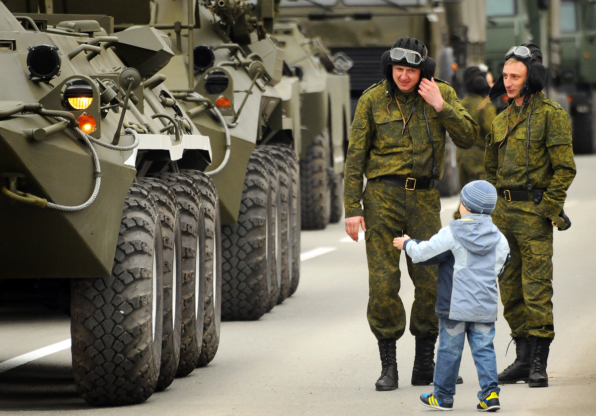Российские танкисты песня. Три «танкиста». Третий танкист. Три танкиста фото. Танкист фото для детей.