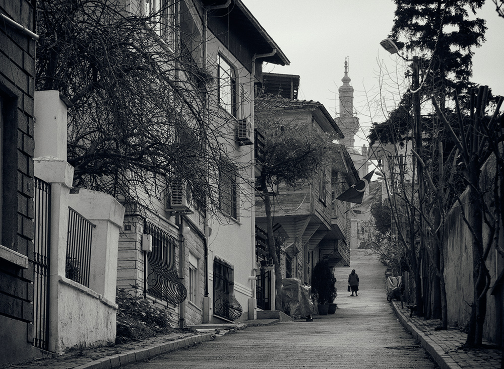 Печален город. Печальный город. Снимки печального города. Архитектура унылого города. Печальный фон старого города.