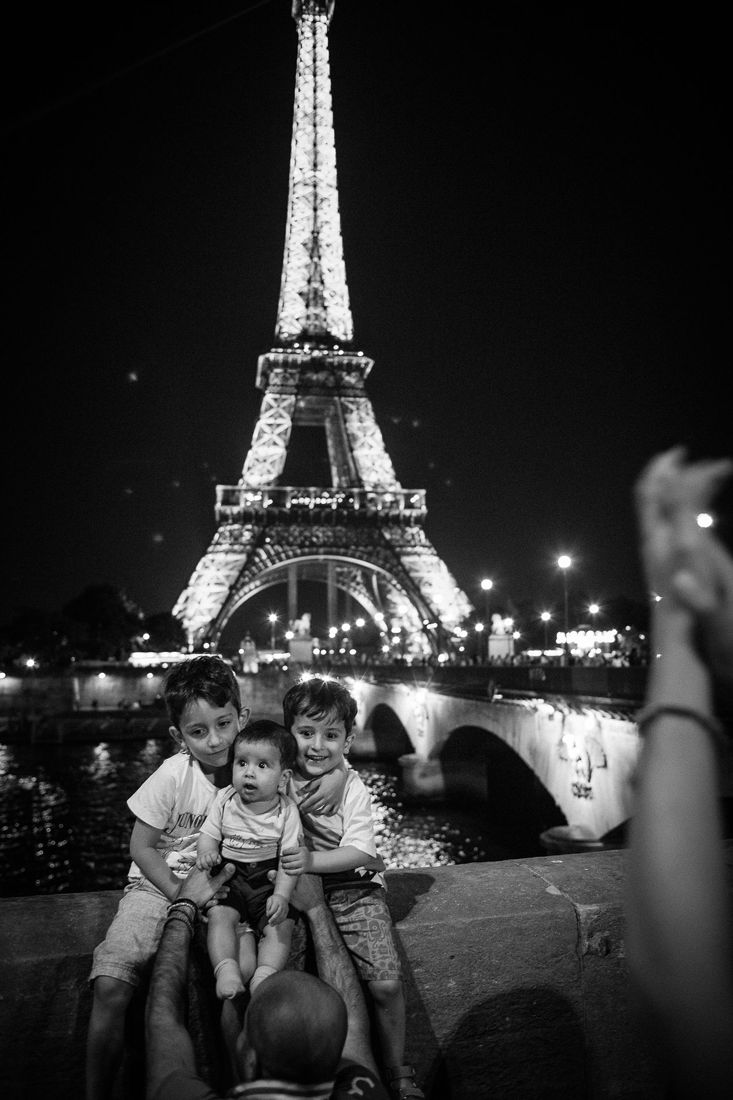 Paris 16. Париж 16. Фотосессия Париж для мальчиков. Фотосессия Париж в детском саду.