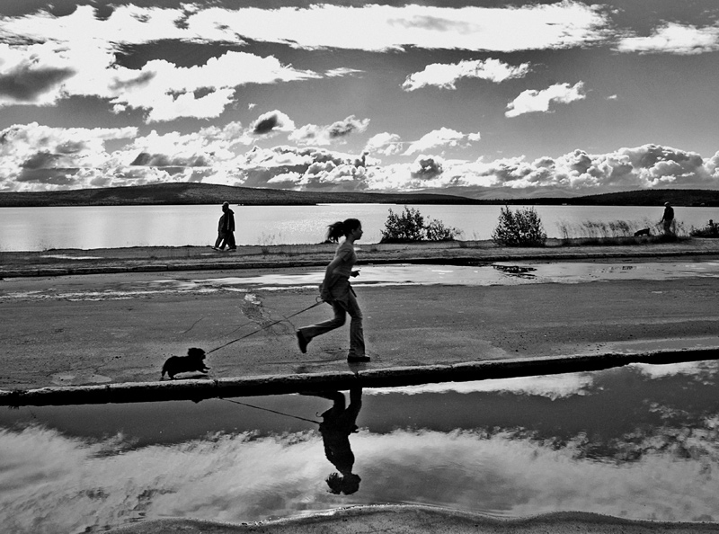 Черное лето. Лето чб. Картинка лета чб. Лето черно белое фото. Фотосессия чб на озере.