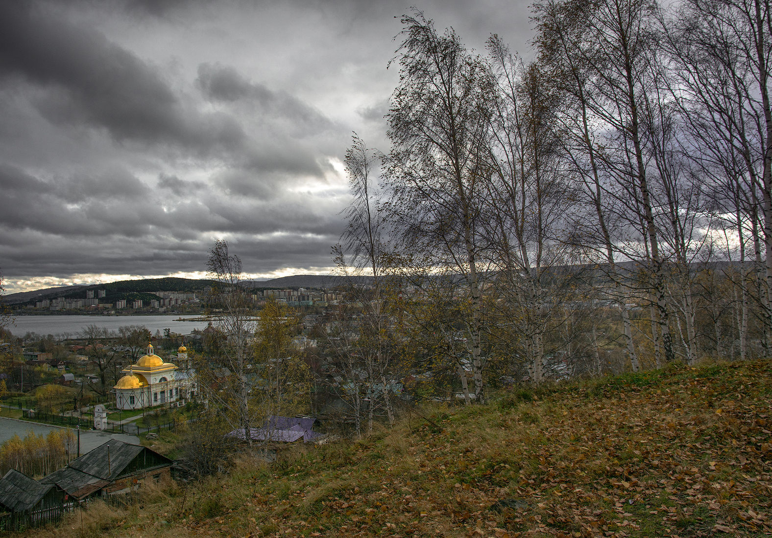 Перед снегом. Фотограф Владимир Бормотов. Осеннее небо перед снегом.