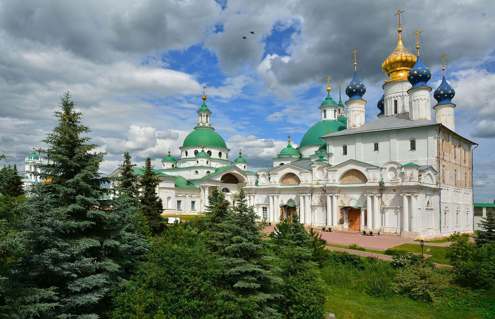 Сколько монастырей. Спасо-Яковлевский монастырь Ростов. Спасо-Яковлевский монастырь Зачатьевский собор. Яковлевский монастырь Ростов Великий. Спасо Яковлевский собор Ростов.