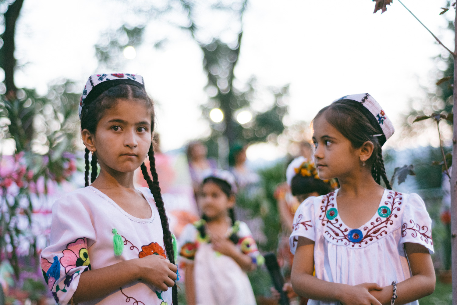 Таджикские узбеки. Узбекские женщины. Дети Таджикистана. Красивые таджички. Маленькая узбекская девочка.