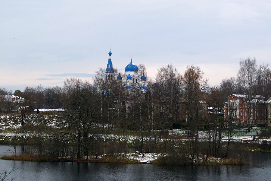 С праздником Покрова Пресвятой Богородицы, православные! 