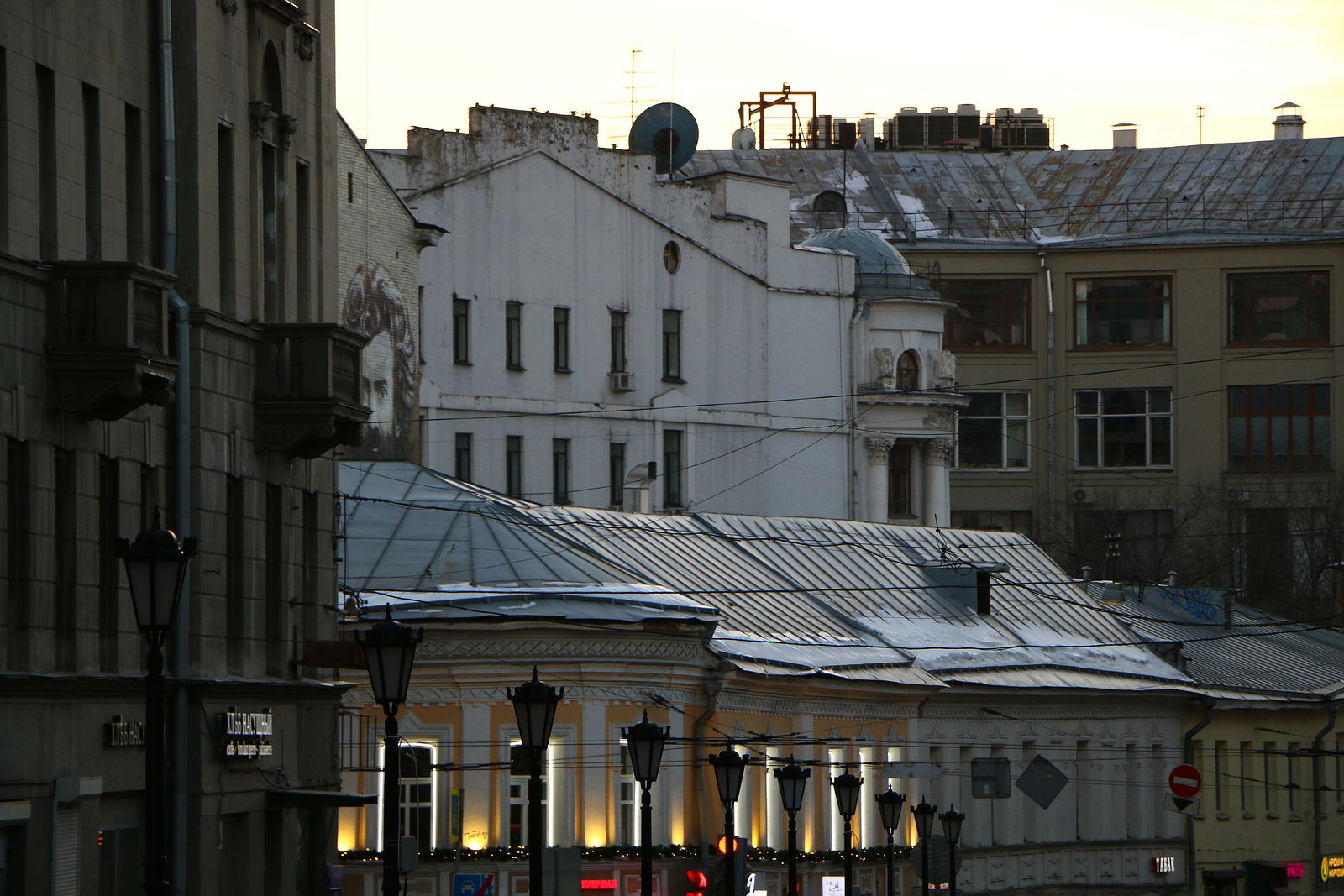 Ул солянка фото. Улица солянка. Солянка Москва. Улица солянка панорама. Ул солянка достопримечательности.