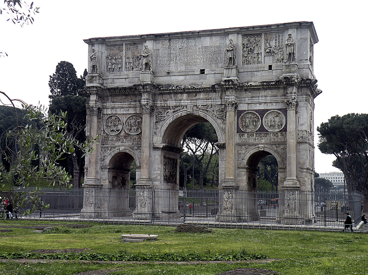 Триумфальная арка Константина Северная сторона