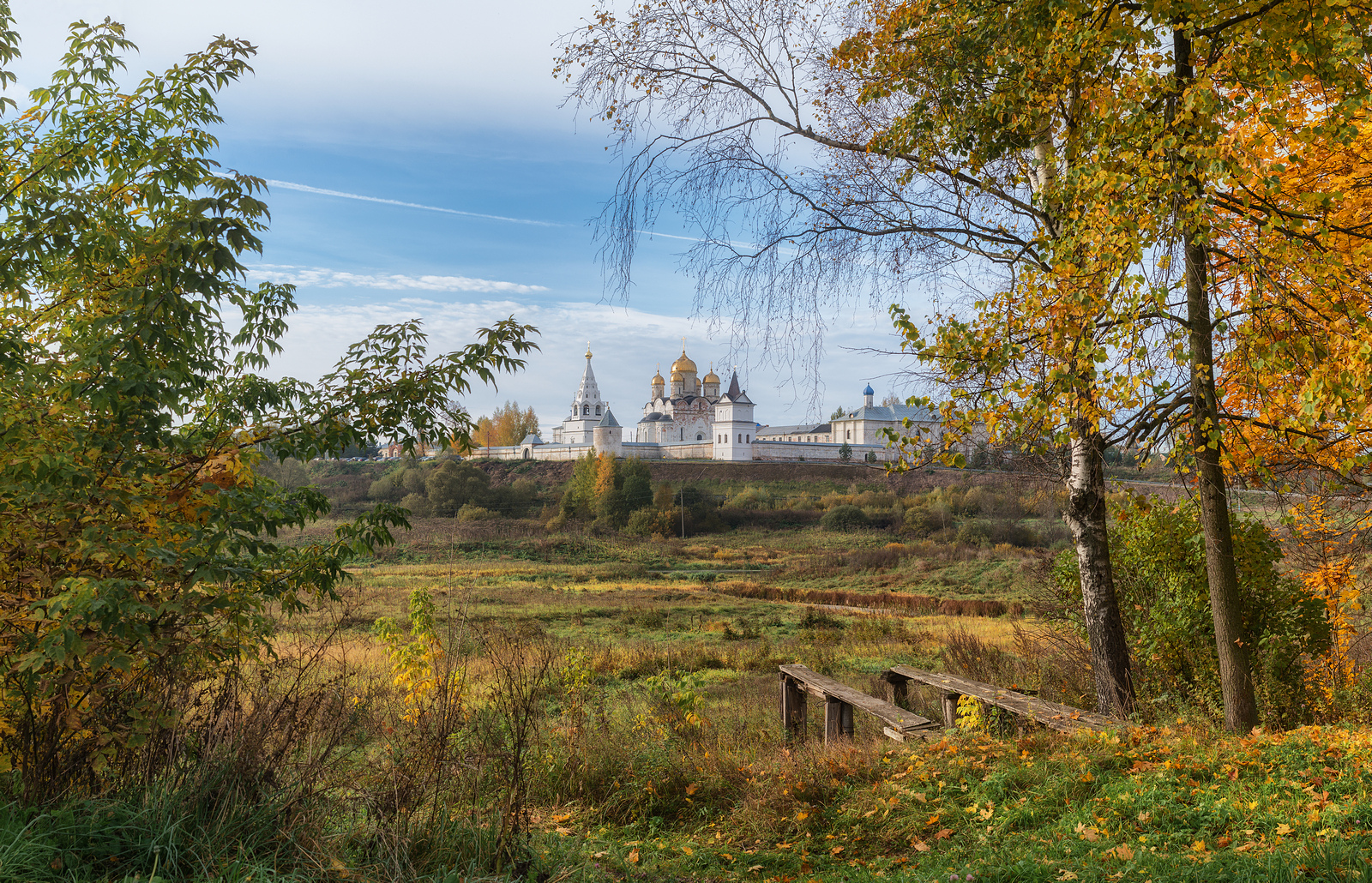 Можайск осенью лужецкий монастырь