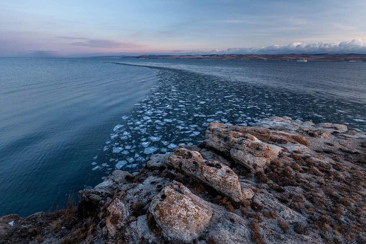 Белое море байкал. Астраханского море Байкал. Байкал белое море. Байкал в декабре. Декабрьское море.