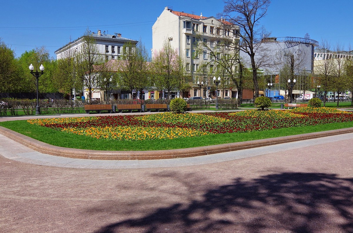 Московский цветной бульвар