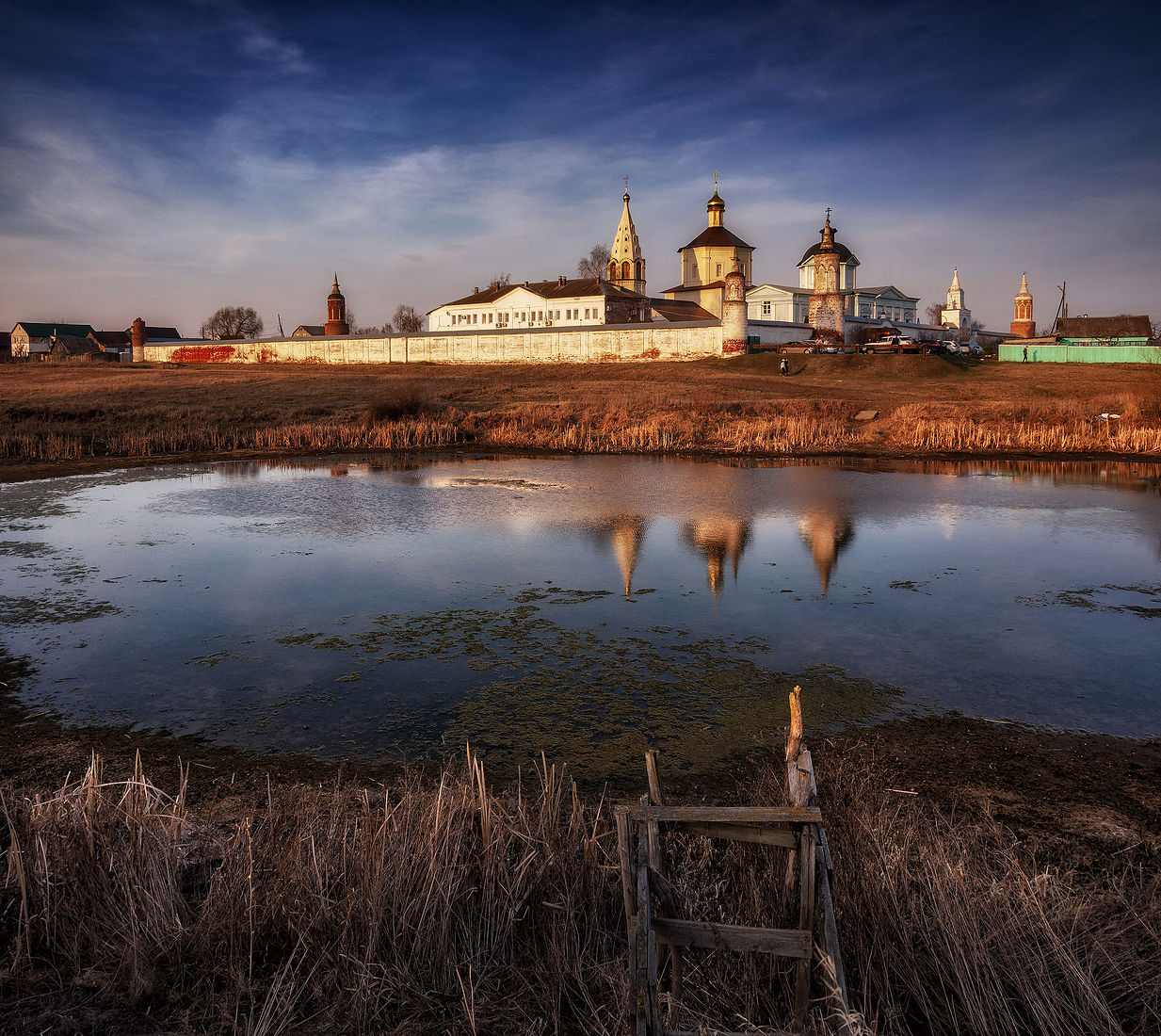 Весенние фото монастырей