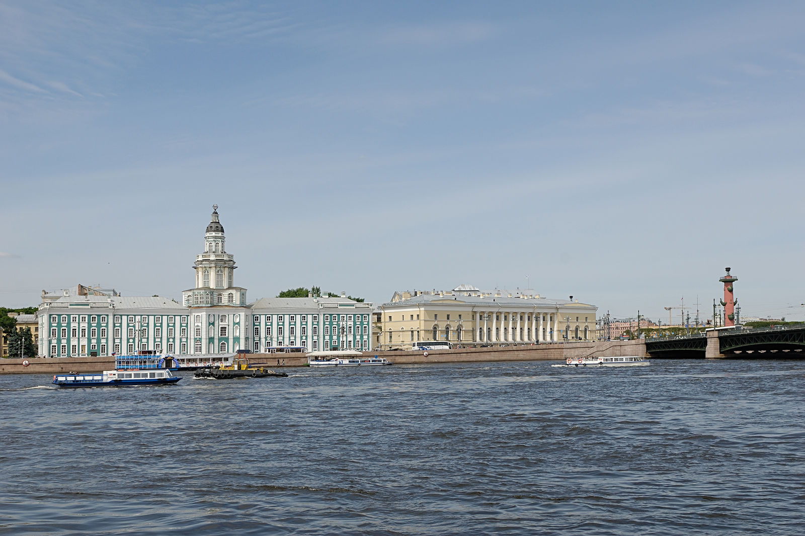 здание кунсткамеры в санкт петербурге