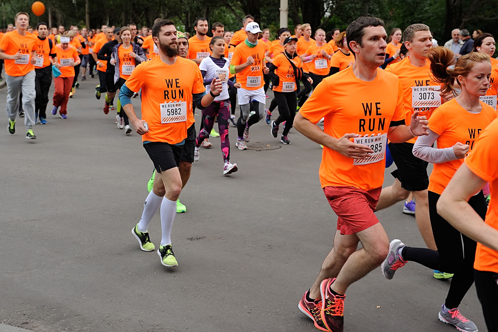 Спортивная москва. We Run Moscow 2015. Run Moscow 2013 маршрут. We Run Moscow футболка. 10 Км бега.