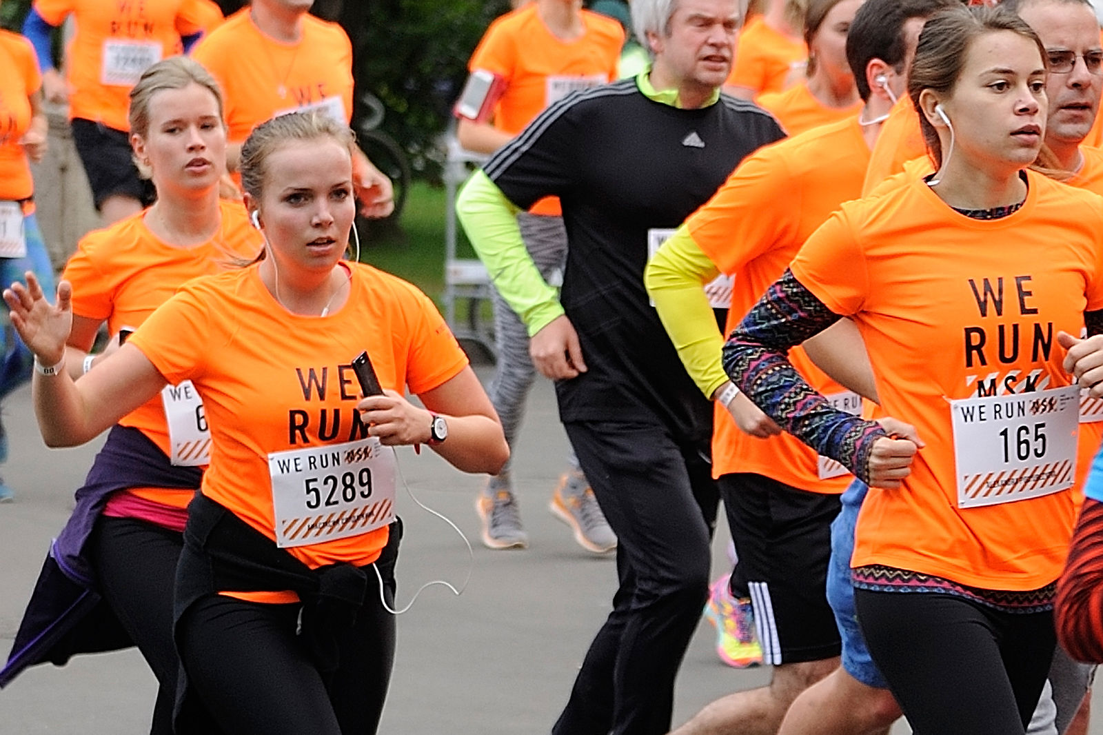 Спорт москва. We Run Moscow ВДНХ. Run Moscow 2014 фото. We Run Moscow ВДНХ карта забега. We Run Moscow футболка.