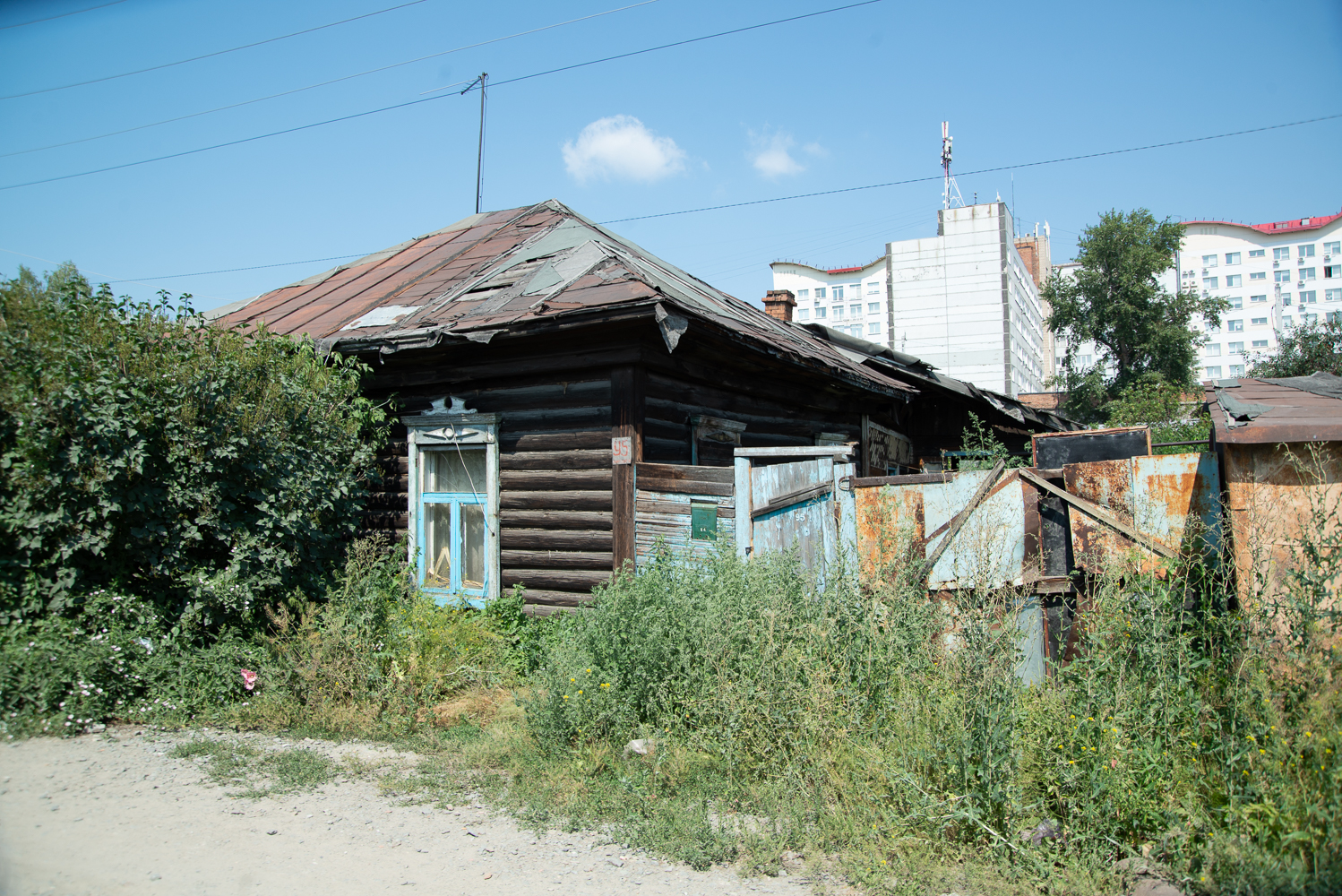 Какой город старше новосибирска. Старый Новосибирск. Древний Новосибирск. Старые дома в Новосибирске. Новосибирские старые здания фасад.