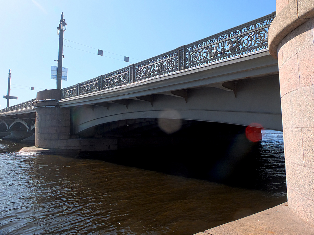 Мост лейтенанта шмидта в санкт петербурге фото