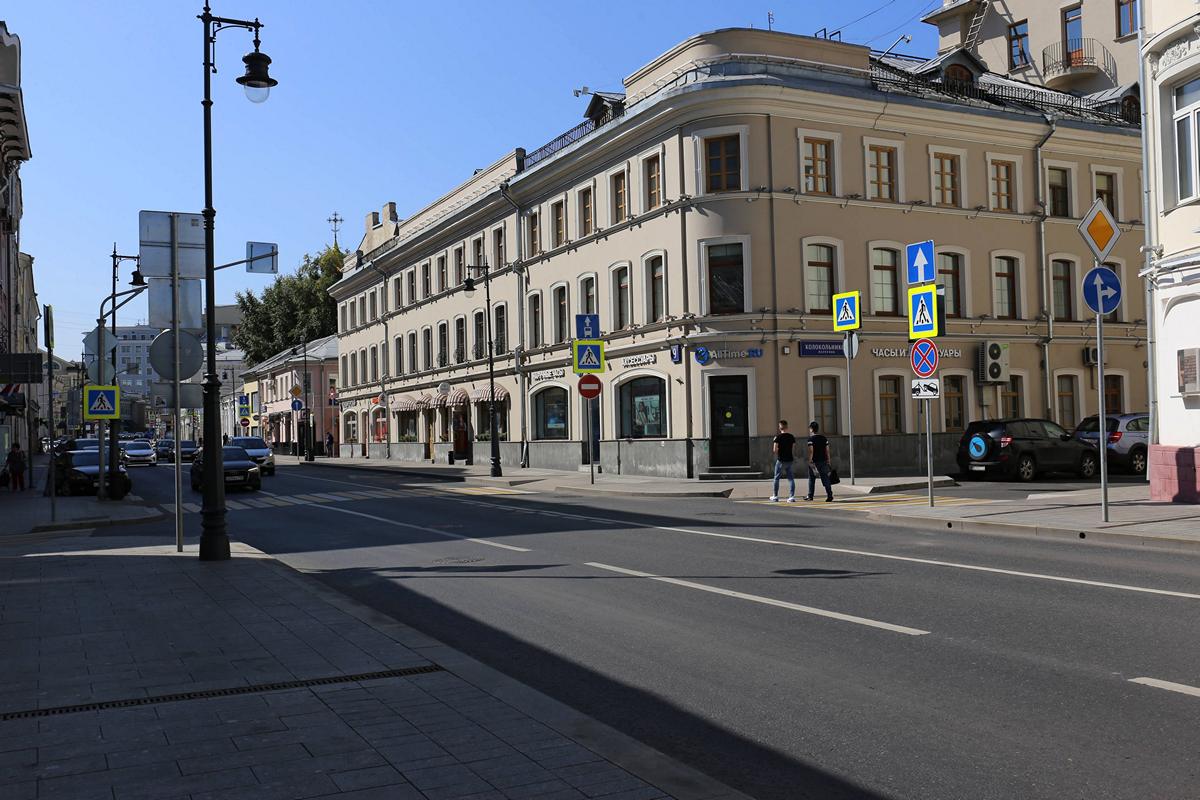 Сретенка москва. Улица Сретенка, дом 19. Сретенка фото. Сретенка фото улицы.