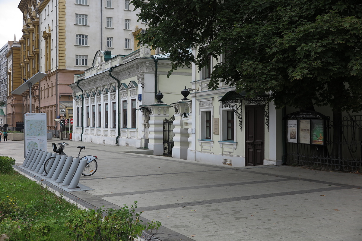 Дом шаляпина в москве на новинском бульваре