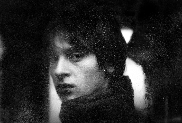 Из серии «За стеклом». Франция, Париж. 2013. Предоставлено автором. © Александра Катьер