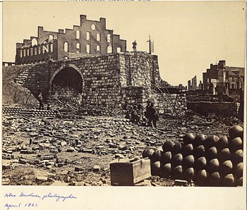 Александр Гарднер
Руины Арсенала. Ричмонд, Вирджиния, апрель 1865 года
National Archives and Records Administration
