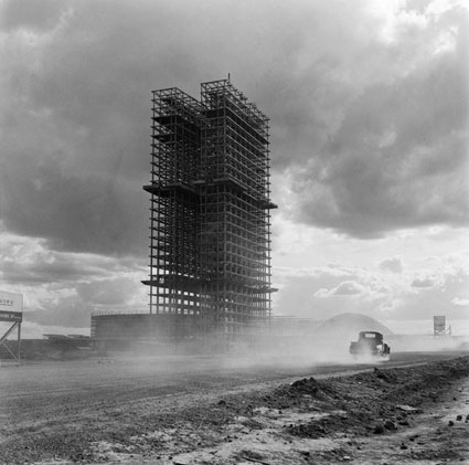 Марсель Готеро
Строительство здания Национального конгресса. Ок. 1958-1960
Собрание Moreira Salles Institute, Бразилия
