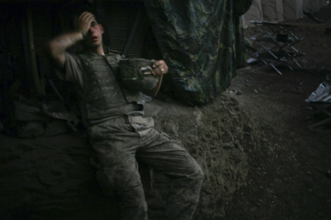 World Press Photo of the Year 2007<br />
<b>Tim Hetherington</b>, UK, for Vanity Fair<br />
<i>American soldier resting at bunker, Korengal Valley, Afghanistan, 16 September</i>