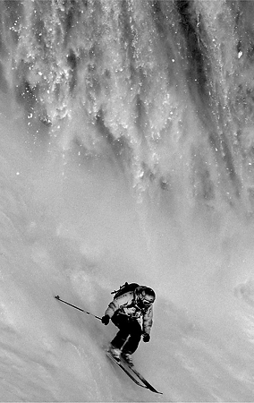 1st prize Sports Action Singles<br />
<b>Ivaylo Velev</b>, Bulgaria, Bul X Vision Photography Agency <br />
<i>Freeride competitor Philippe Meier chased by an avalanche, Flaine, France, 15 March</i>