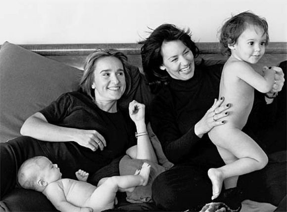 Melissa Etheridge, Julie Cypher, and Bailey and Beckett Cypheridge.<br />
Photo by Annie Leibovitz, Courtesy of NYTIMES