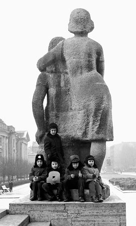 Олег Матюхин «Пионерская пл.», Ленинград, 1975