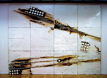 <p>Петр Белый. «Белый проект»<br />
2005. <br />
Инсталляция, смешанная техника, 300×600 см.</p>