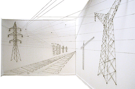 <p>Витас Стасюнас. Причины и связи<br />
2004.<br />
Инсталляция, веревки, гвозди, размер варьируется.</p>