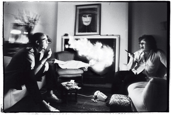 © Annie Leibovitz<br />
Thompson and Jann Wennerof Rolling Stone, 1976