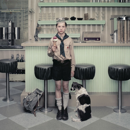 <p>Эрвин Олаф<br />
Кафе-мороженое. Из&nbsp;серии &laquo;Дождь&raquo; <br />
2004&nbsp;<br />
&copy;Erwin Olaf<br />
Gallery Flatland (NL,&nbsp;Paris) & HastedHunt (NY)</p>
