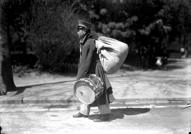 Братья Касасола. Мальчик-солдат с барабаном. 1914г.
