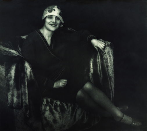 Георгий Николаевич Сошальский. В кресле. 1927 Георгий Николаевич Сошальский. В кресле. 1927