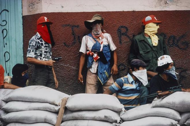 Susan Meiselas, Muchachos Await Counter Attack by the National Guard, Matagalpa, Nicaragua, 1978, chromogenic print, printed 2006, the MFAH, museum purchase with funds provided by Photo Forum 2006. © Susan Meiselas / Magnum Photos