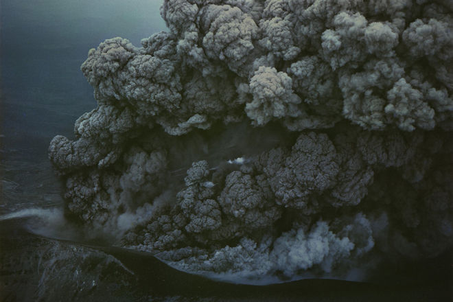 Hiroshi Hamaya. Eruption at Mount Tokachi, Hokkaido Prefecture, Japan, 1962