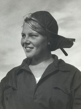 Н. Петров. Портрет комсомолки. 1928